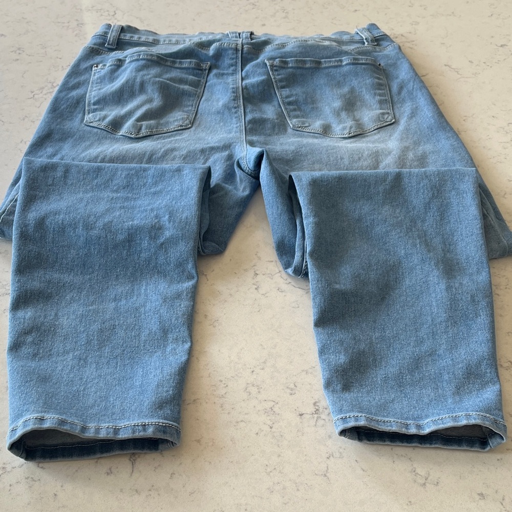 Curve Appeal Pair of Light & Medium Wash Blue Denim Jeans size 14 - Picture 13 of 14